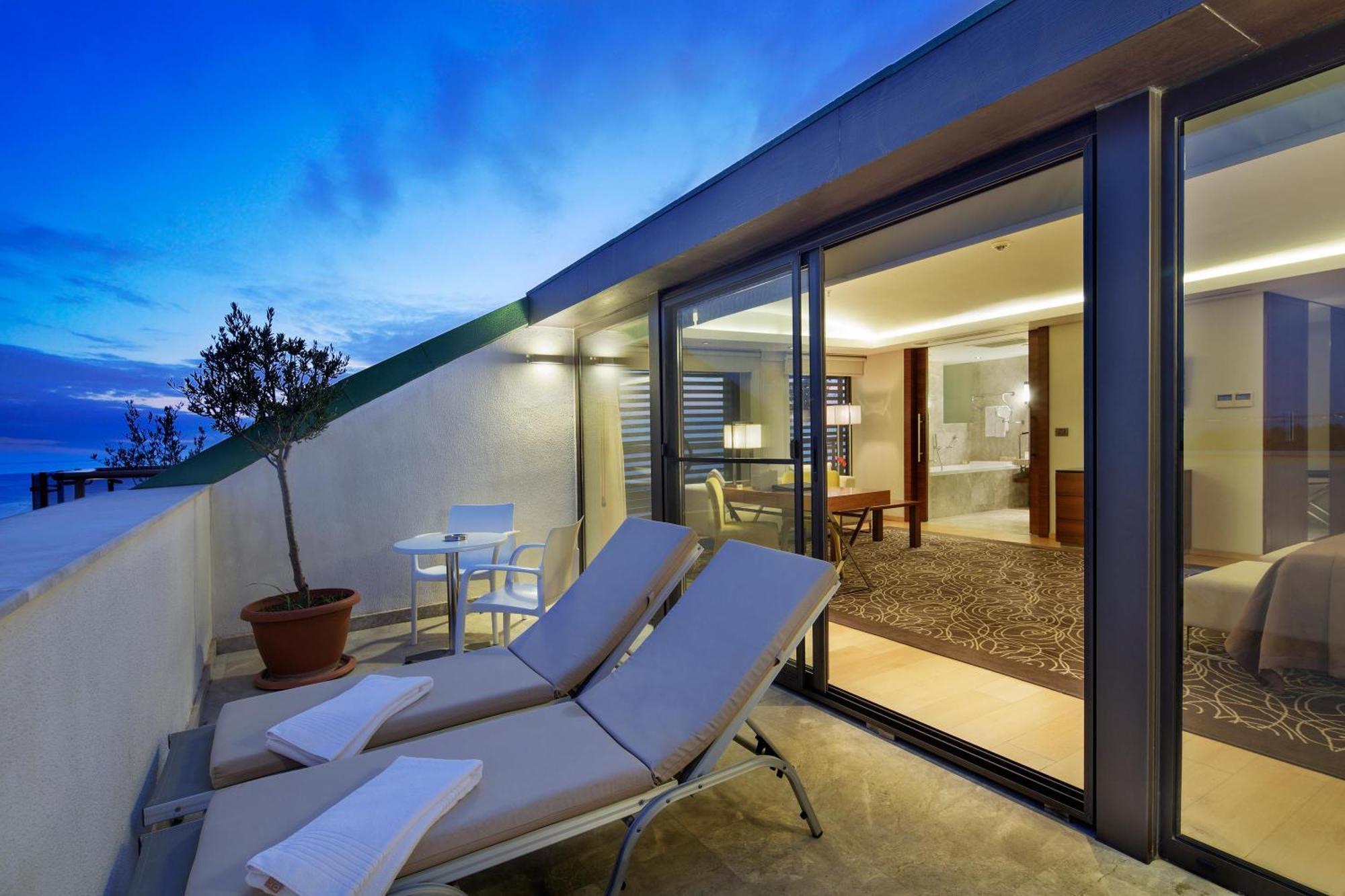 Blue Side Only Adult 16 Exterior foto